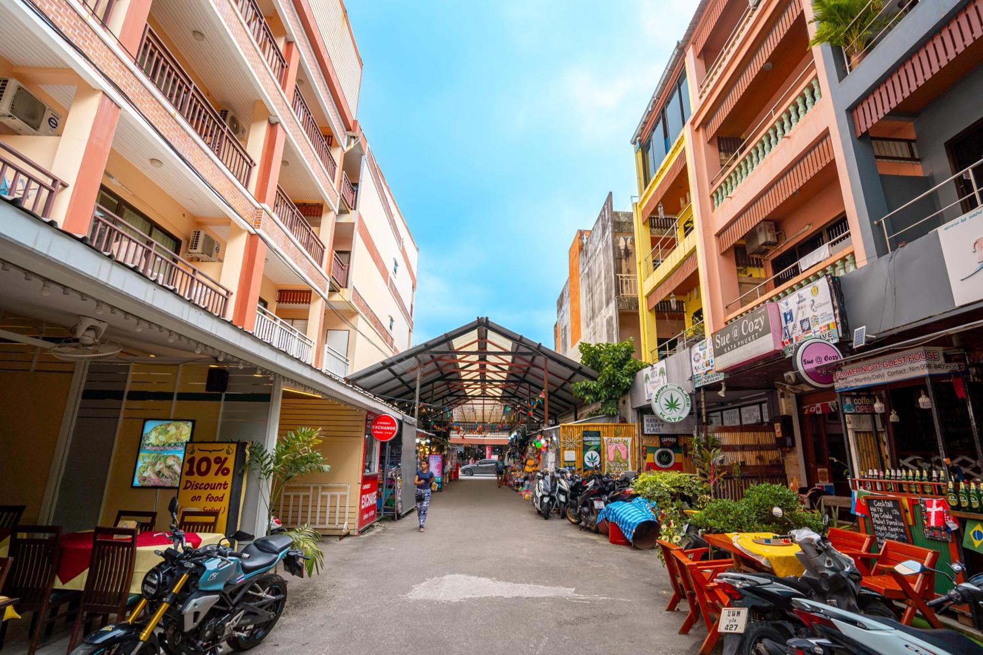 Outdoor Inn Kata Hotel Exterior photo