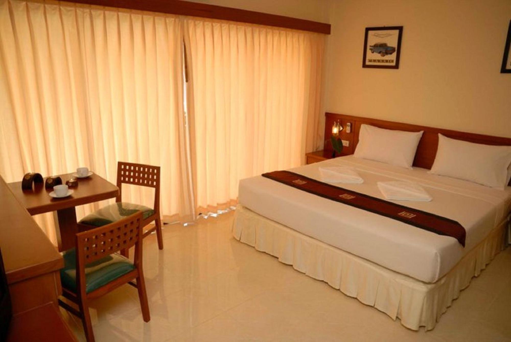 Outdoor Inn Kata Hotel Exterior photo